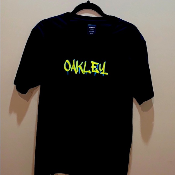 Oakley Other - Oakley Custom Fit Tee